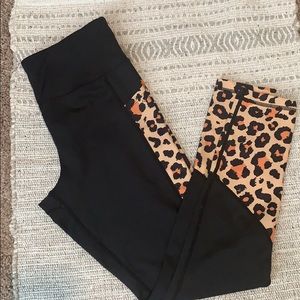 Curves & Combat Boots Leopard 7/8